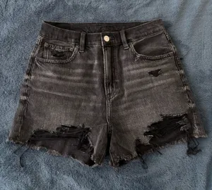 American Eagle Highest Rise 90s Boyfriend Shorts thumbnail 1