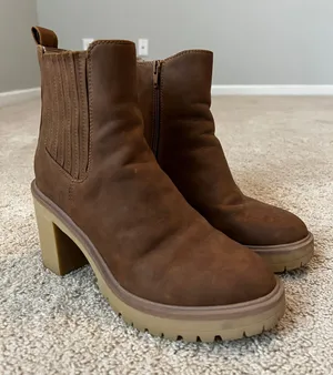 Dolce Vita Ankle Booties Brown Size 8.5 thumbnail 1
