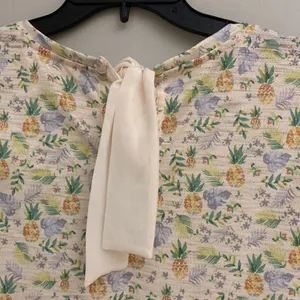 LC Lauren Conrad women’s pineapple print lace top size M thumbnail 6