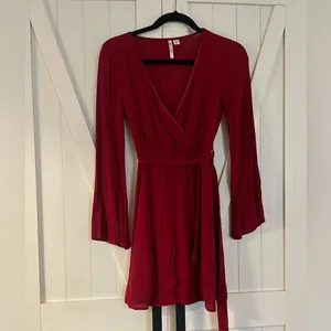 Dark red tie waist dress with Flowy‎ sleeves by Miami thumbnail 3