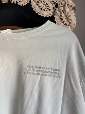 h&m cropped graphic tee thumbnail 2