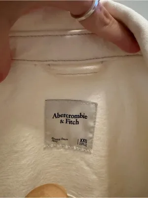 Abercrombie Women's Denim Shirt Jacket in Cream/Off-White thumbnail 9