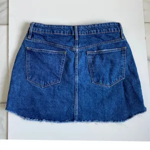 Zara Blue Denim Mini Skirt Raw Hem‎ High Waisted Medium Wash Size 28/M thumbnail 4