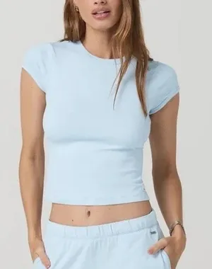 NWT Vuori Halo Baby Tee Womens Large Soft Sky Heather Blue Athletic Gym Lounge thumbnail 1