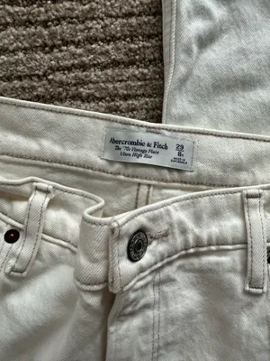 Abercrombie white Jeans thumbnail 2