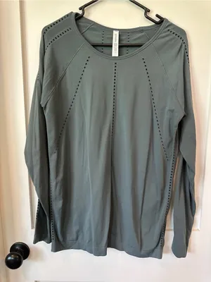 Athleta Long-Sleeve Performance Tee in gray thumbnail 1