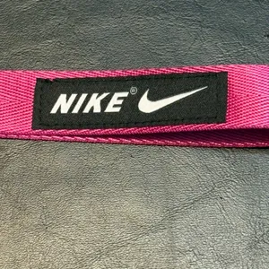 Nike Fuchsia Key Chain W/ Black Logo Patch w/ Silver Golf Club & Golf Ball NWOT thumbnail 5