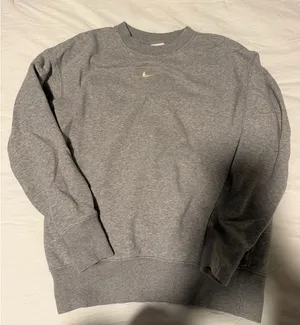 Nike Crewneck thumbnail 1