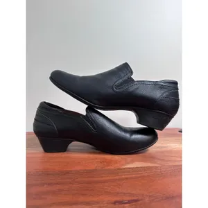 Taos Leather Slip On Loafers Womens 38 Black Comfort Professional Casual thumbnail 6