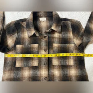 Melloday shirt jacket. Button up. Front button pockets. Size L thumbnail 6