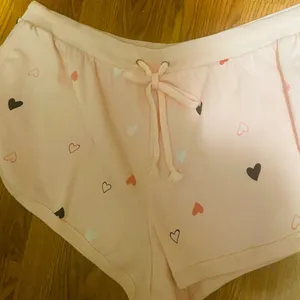 NWT Celebrity Pink Junior's Fleece Sleep Short, Size 3X. little heart design thumbnail 5