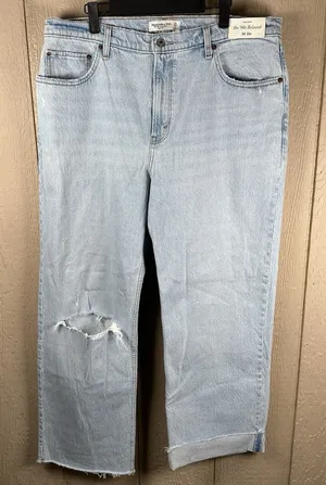NEW Abercrombie & Fitch 90s Relaxed High Rise Jeans 33/16R Distressed Light Wash thumbnail 1
