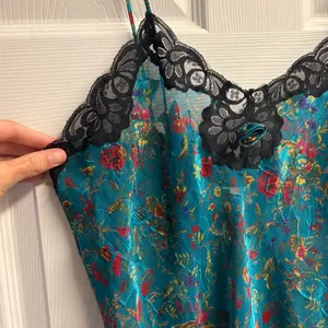 Victoria’s Secret Vintage Gold Label Floral Nighty W/ Lace And Rosette Medium thumbnail 2