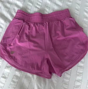Aritzia shorts  thumbnail 1