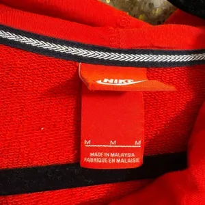 Nike Women's Red Cowl Neck‎ Hoodie Athletic Casual Sweatshirt Medium thumbnail 3
