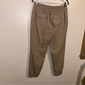 Nine West Tan, Beige, white Plaid Casual women’s Joggers Size Medium thumbnail 2