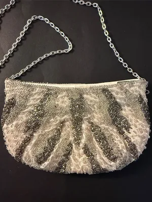 Vintage Fine Arts Bag Silver & Cream Beaded Evening Bag With Silver Chain Strap thumbnail 2