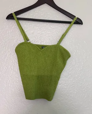 NWT $18 Wild Fable • Crop Top • Green • Adjustable Straps • M thumbnail 1