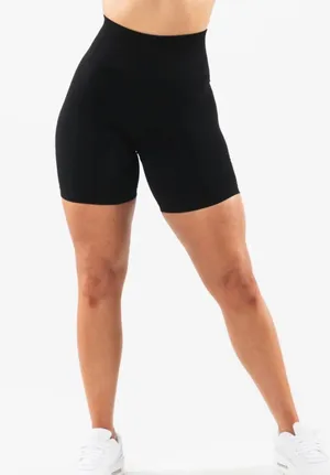 Alphalete Amplify Shorts thumbnail 1