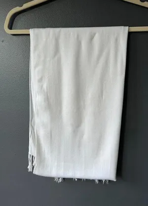 Winter white Oversized Scarf/ Shawl thumbnail 2
