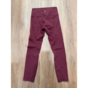Lululemon Burgundy High Rise Leggings Womens Size 6 Maroon‎ Yoga Pants 3599 thumbnail 2