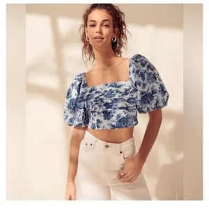 $60 NWOT Abercrombie puff sleeve crop top in blue rose floral M thumbnail 3