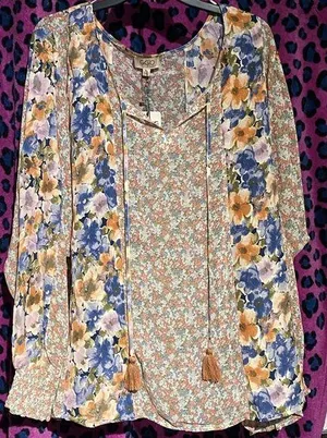 GiGiO floral blouse thumbnail 1