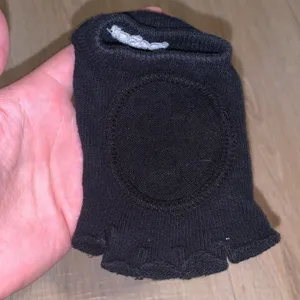 Toesox Open grip Socks with toe cut outs black thumbnail 3