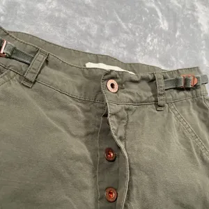 Off White Shorts Womens 26 Green Flower Embroidery Cargo Streetwear Military thumbnail 10