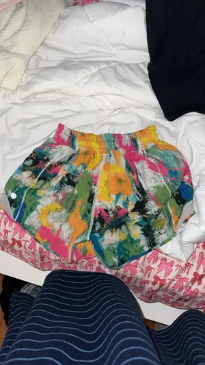 Lululemon Shorts Hotty Hot thumbnail 2