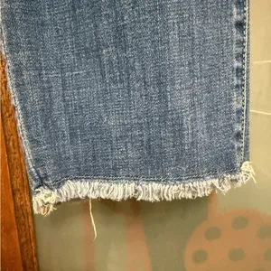 CAbi Women’s Cropped High Waisted Straight Leg Distressed Denim Jeans Size 6 thumbnail 5