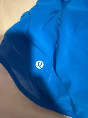 Lululemon Shorts Hotty Hot 2.5" Low-Rise thumbnail 3