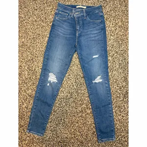 Levi's 720 High Rise Super Skinny Jeans thumbnail 4