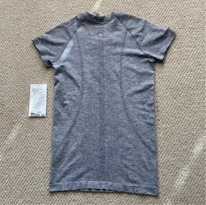 Lululemon Swiftly Tech Short Sleeve 2.0 Crew Shirt Size 6 Slate White Like New thumbnail 5