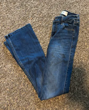 Hollister Mid-Rise Boot Jeans thumbnail 1