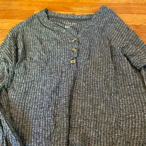American Eagle Gray buttoned sweater thumbnail 1