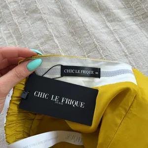 Yellow Linen Shorts thumbnail 5