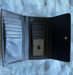 Guess Wallet thumbnail 2