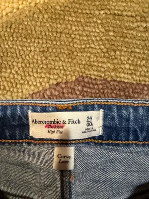 Abercrombie & Fitch Curve Love The Mom High Rise Jeans Size 24 / 00 SHORT Length thumbnail 3