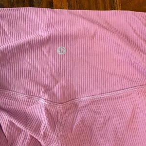 Lululemon High Rise Ribbed Leggings Mauve Pink Size 8 Activewear Yoga Pants thumbnail 8