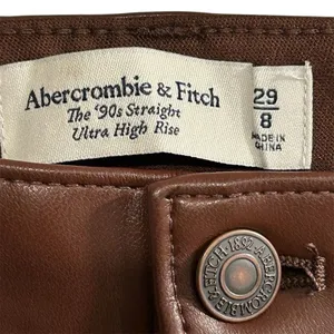 Abercrombie & Fitch Curve Love Vegan Leather 90s Relaxed size 8 Pants 29” waist‎ thumbnail 6