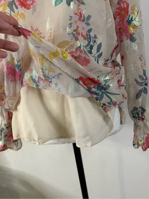 LOFT Floral Metallic Shimmer Ruffle Cuff Blouse Cream Pink M thumbnail 5