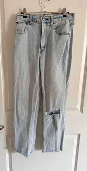 Abercrombie Jeans Ultra High-Rise Straight thumbnail 1