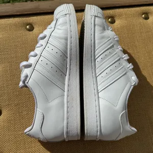 Adidas Superstar Triple White Sneakers Women’s 6.5 Leather Shell Toe thumbnail 6
