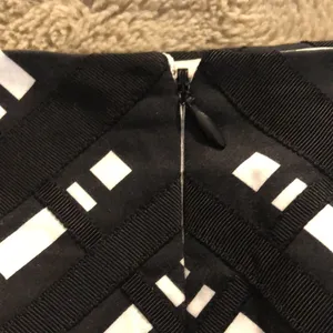 White House | Black Market Black and White Pencil Skirt, size 10 thumbnail 5