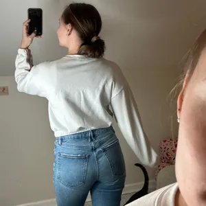 Abercrombie: Rainbow Striped Cropped Sweatshirt thumbnail 2