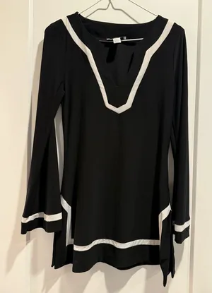 White House Black Market Black Tunic with White Trim Size‎ M thumbnail 1