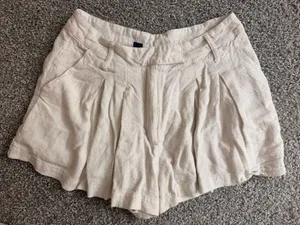 Windsor Looking Chic Belted Trouser Shorts With Linen thumbnail 2