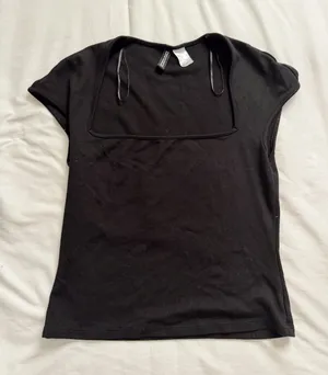 H & M Black Top thumbnail 1