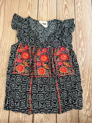 Savanna Jane Embroidered Geometric Top Size M thumbnail 1
